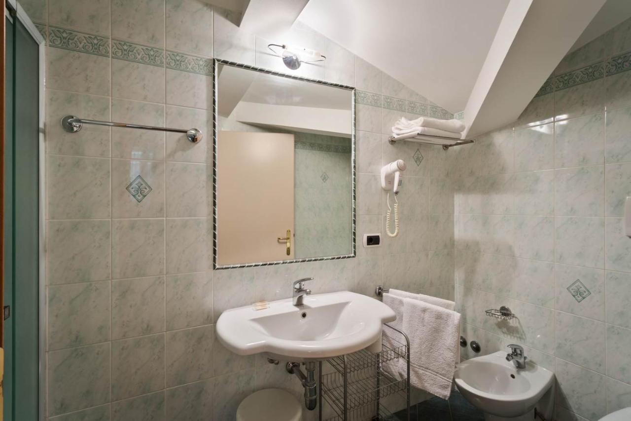 Hotel Due Laghi Padergnone Εξωτερικό φωτογραφία
