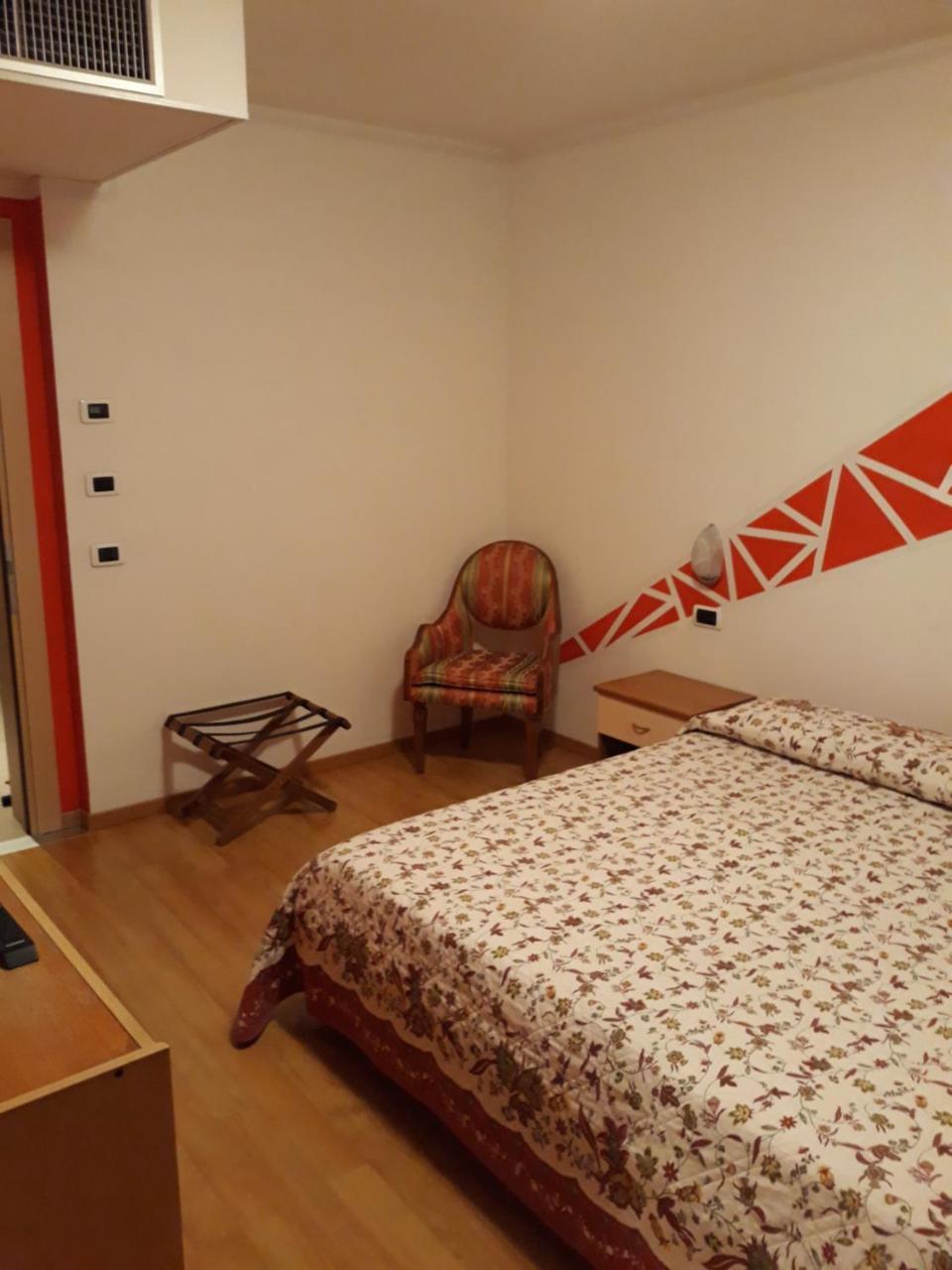 Hotel Due Laghi Padergnone Εξωτερικό φωτογραφία